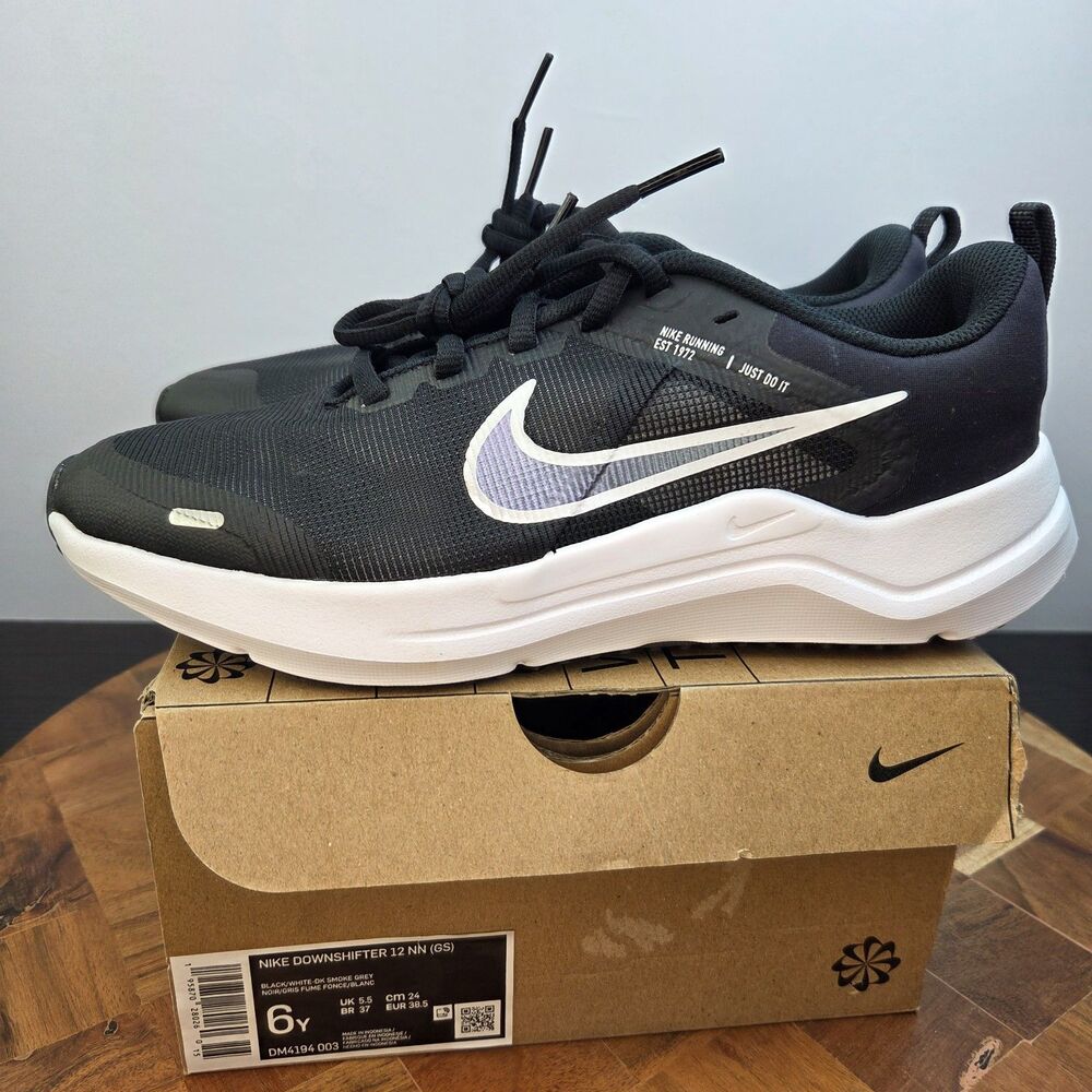 *Nike Downshifter 12 NN GS Size 6Y Black/White Dark Smoke Grey DM4194-003